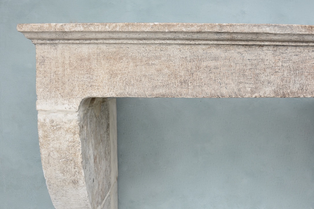Early 18th c. Cheminée from a Bastide outside of Cavaillon, France - image 5