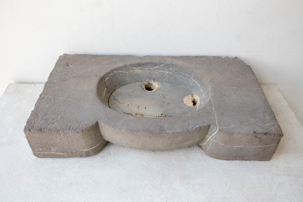 18th c Marble Evier from the South of France - image 3