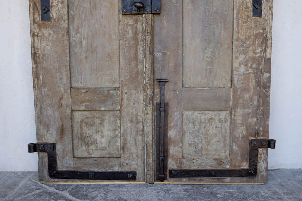 Pair of 17th c Entrance Doors from a Maison de Ville in Nancy, France - image 5