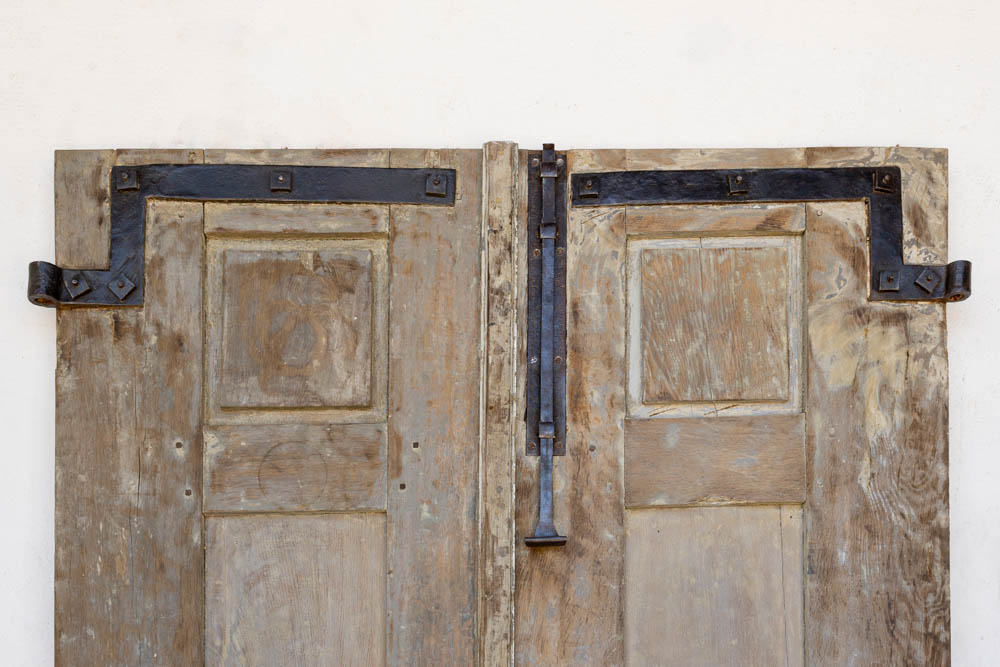 Pair of 17th c Entrance Doors from a Maison de Ville in Nancy, France - image 3