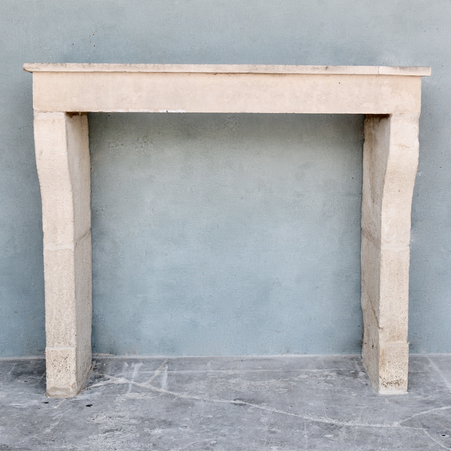 19th c. Cheminée from a Maison de Ville in Arles, France