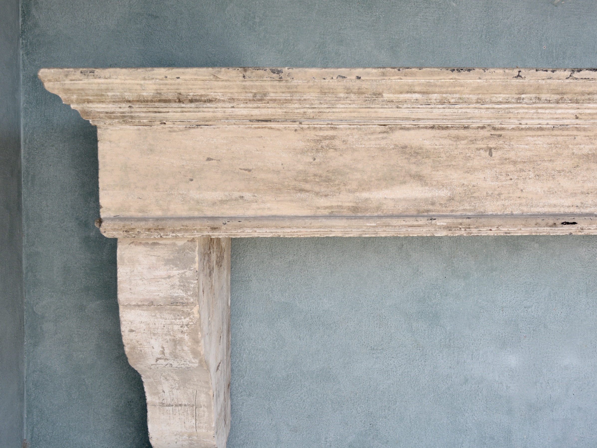 18th c. Cheminée from a Bastide outside of Caraillon, France - image 3