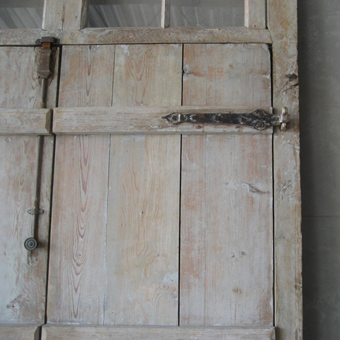 Pair 18th c. Entrance Doors with Transome and Surround from a Provençal Village House - image 3