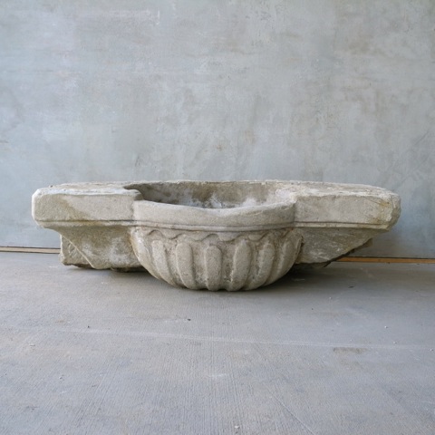 17th c. Evier from a Maison de Maitre near the Provencal Village of Villeneuve des Avignon - image 2