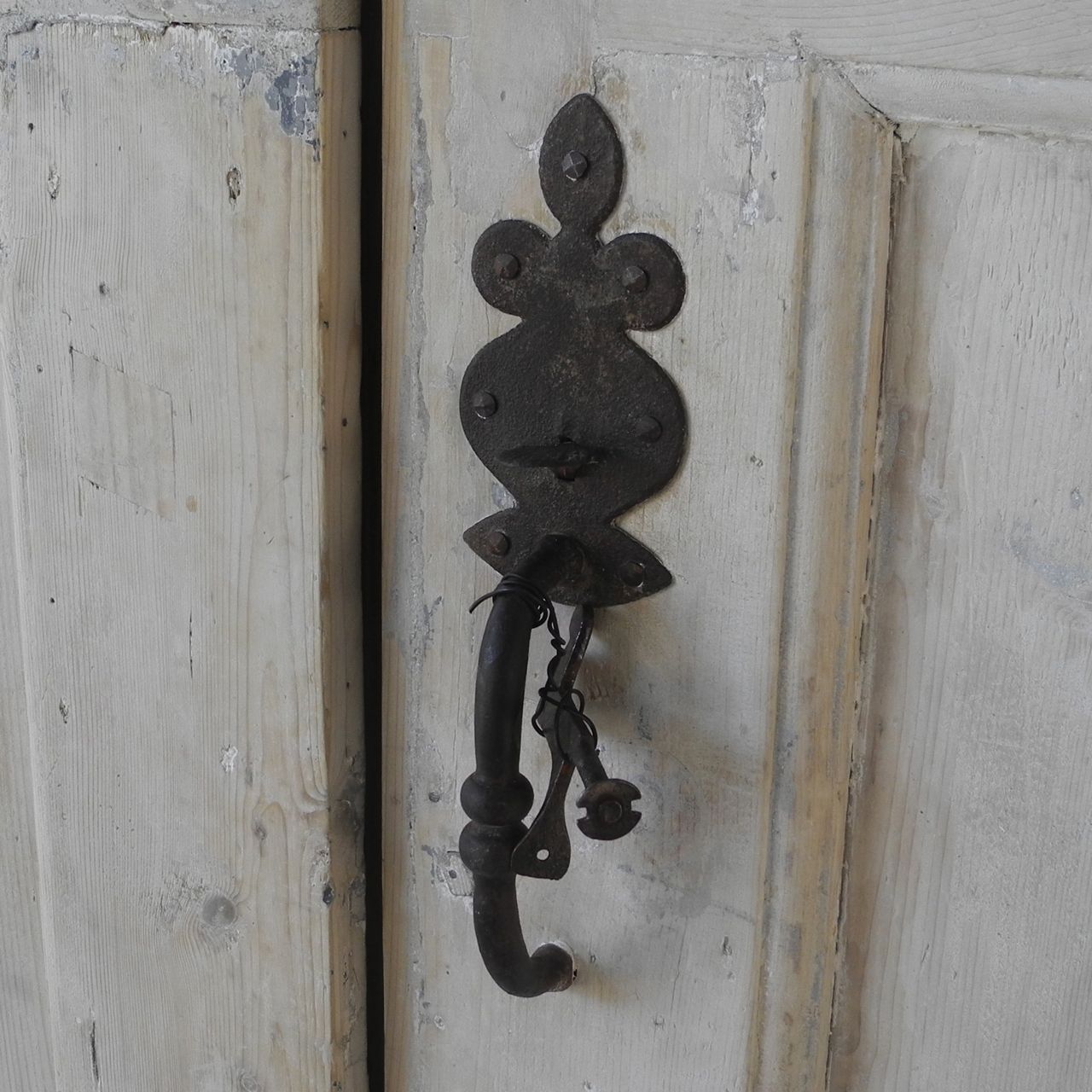 Pair 18th c. Entrance Doors from a Casa di Campagna outside of Sesto Imolese, a Village in the Italian Province of Bologna - image 4