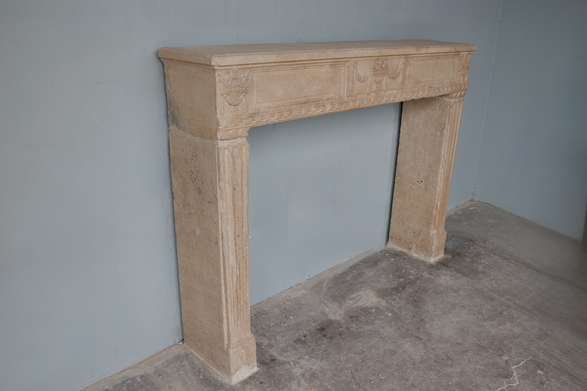 18th c. Cheminée from a Maison de Ville in Lyon, France - image 7