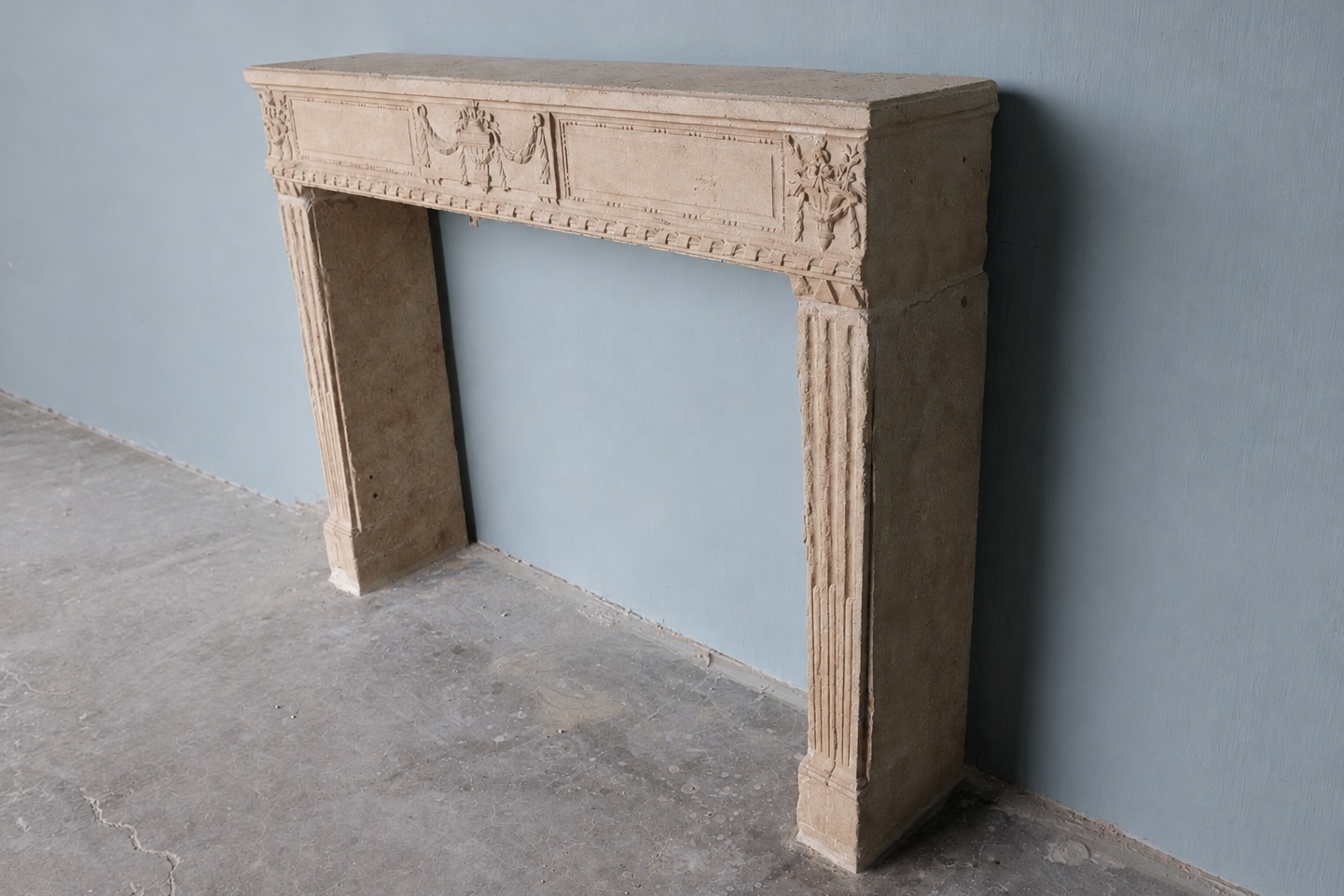 18th c. Cheminée from a Maison de Ville in Lyon, France - image 8