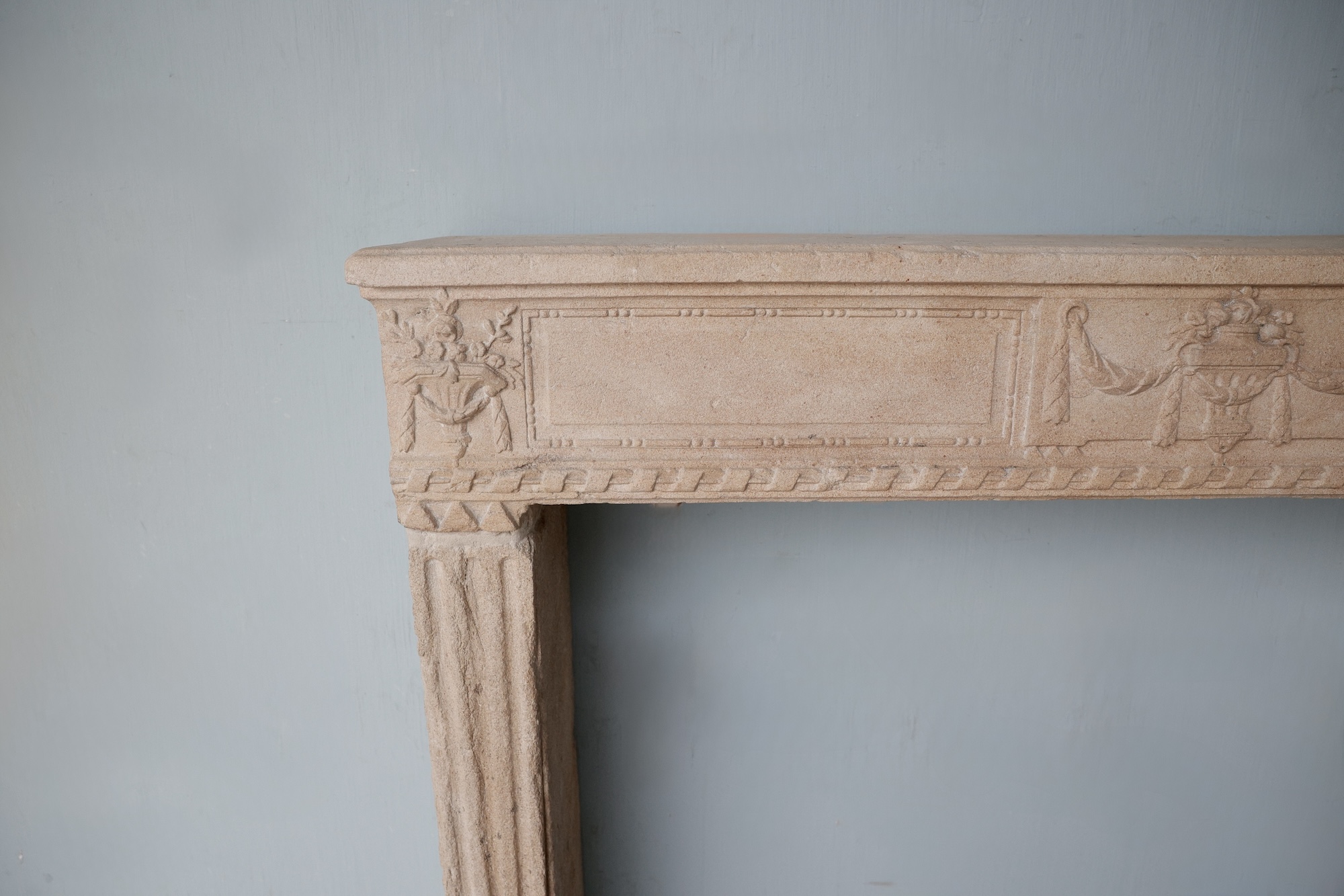 18th c. Cheminée from a Maison de Ville in Lyon, France - image 9