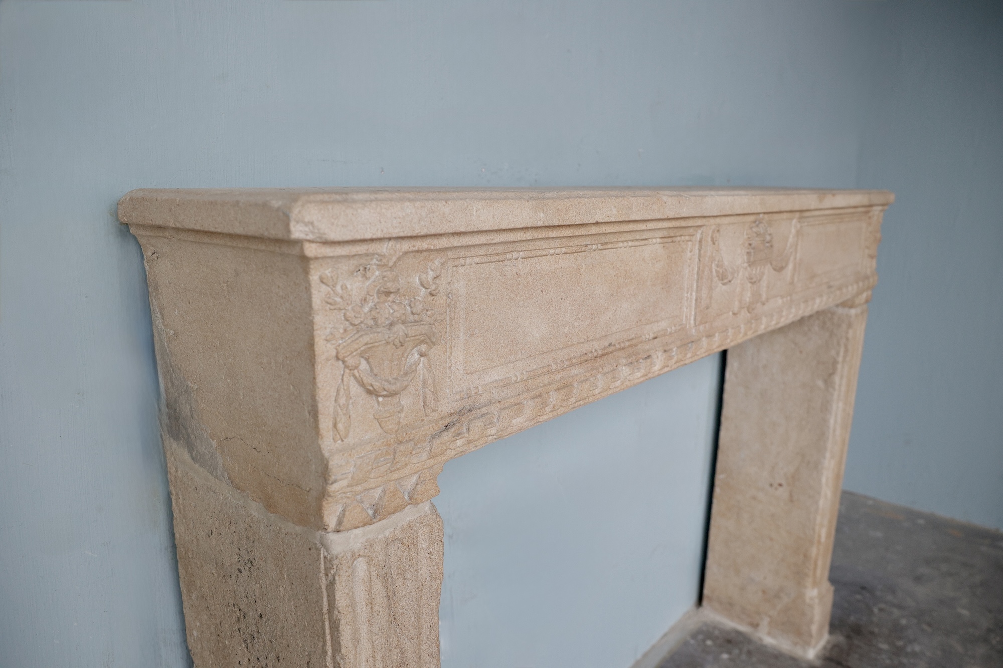 18th c. Cheminée from a Maison de Ville in Lyon, France - image 11