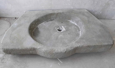 17th C Evier from a Property in Bize-Minervois, a Village in the Wine Growing Region of Minervois - image 5