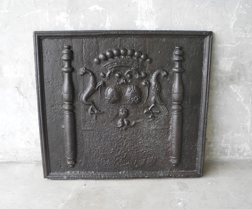 Large 18th c. Fireback from Bourgogne depicting the "Arms de Famille"