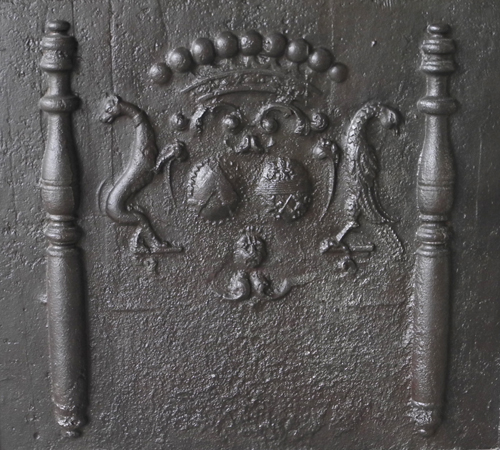 Large 18th c. Fireback from Bourgogne depicting the "Arms de Famille" - image 2