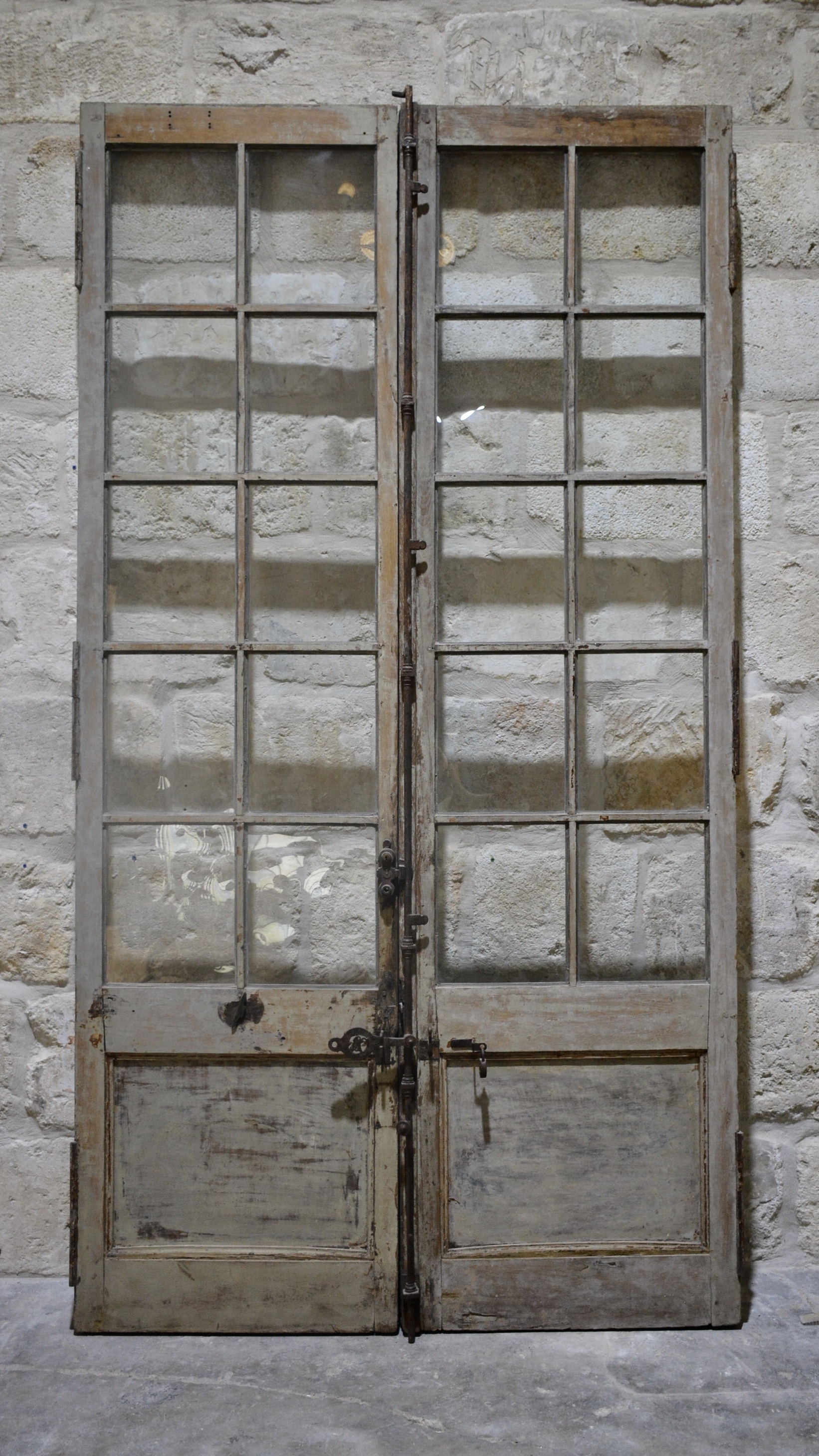 Pair of 18th c. Doors from a Chateau near Fleurville, France  - image 3