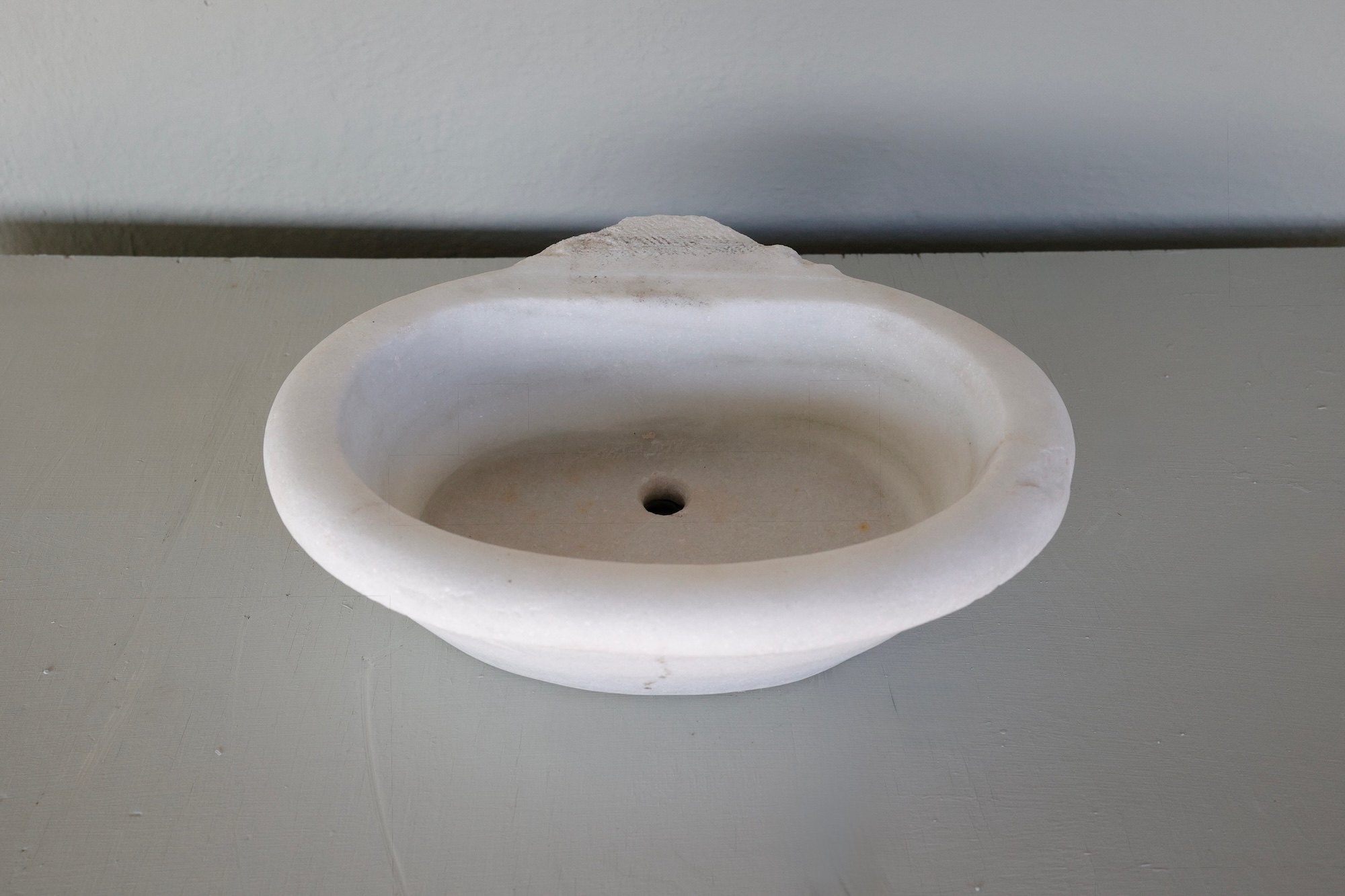 19th c Evier of Carrara Marble from a Maisonde Maitre in Pezenas, a small town in the South of France - image 4