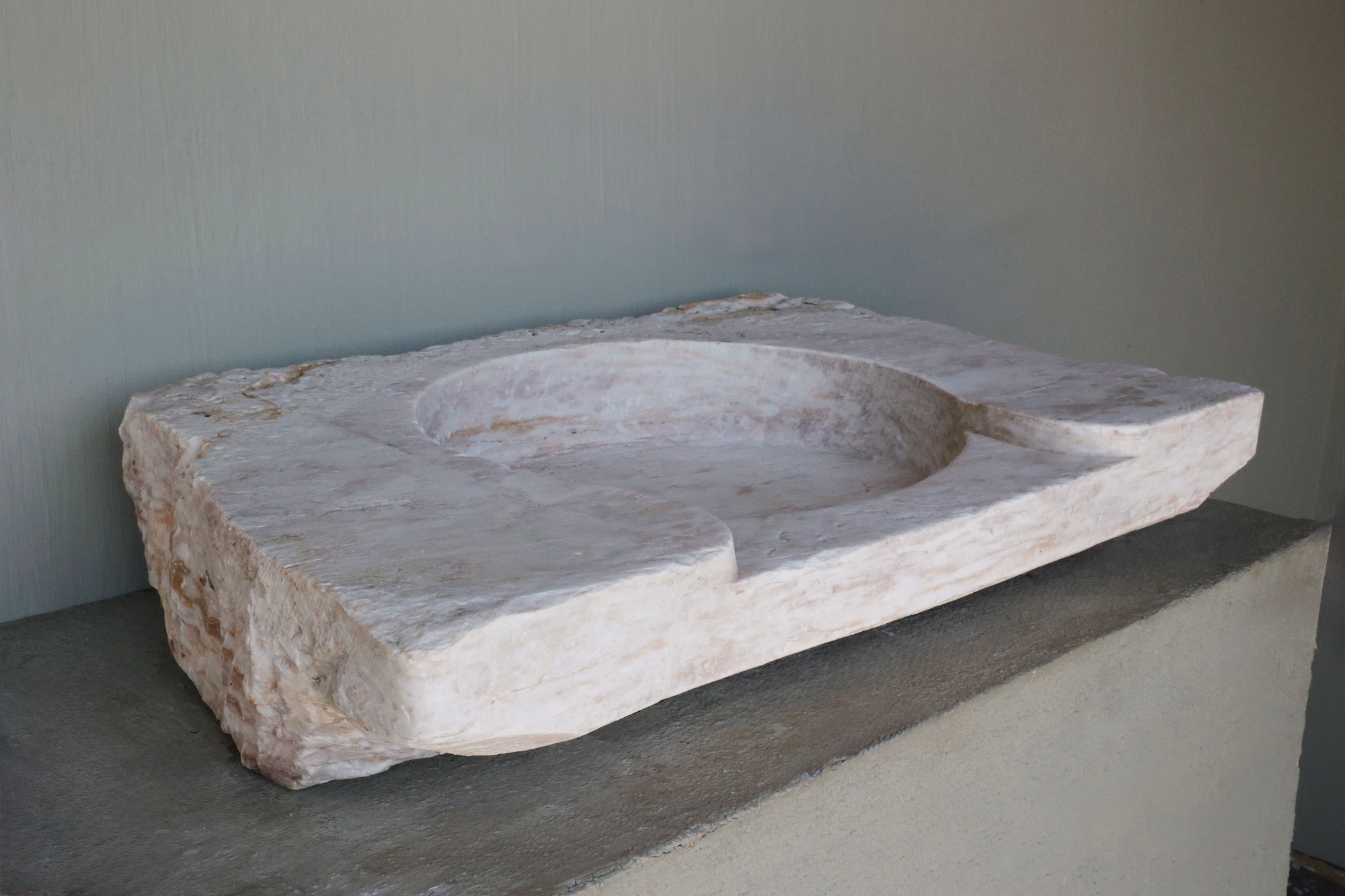 18th c. Marble Evier from a Maison Particulaire in Montpellier, France - image 2