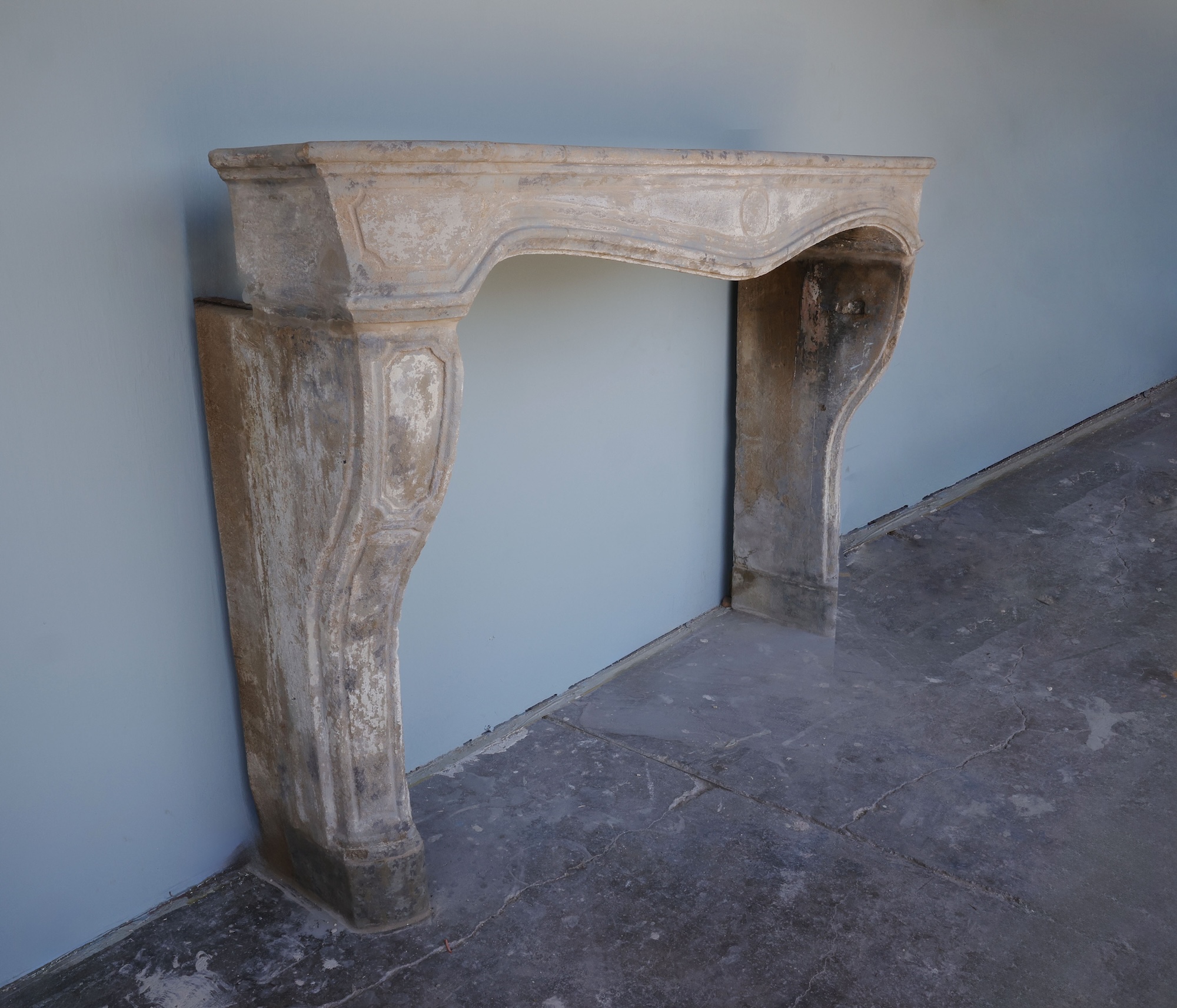 18th c. Cheminee from a Village House in Uzes, France - image 2