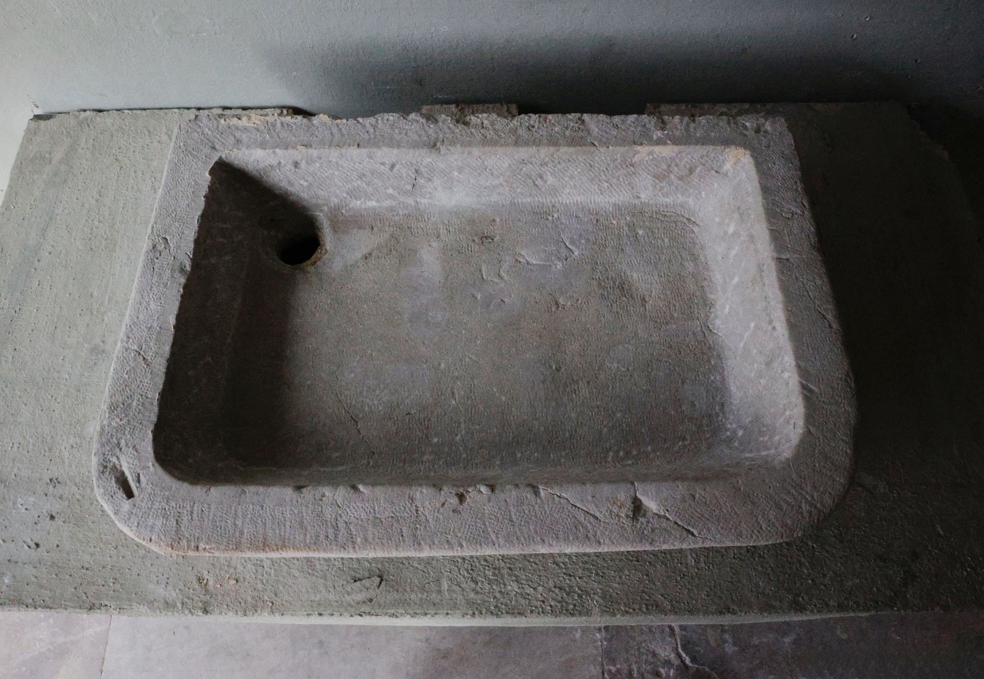 18th c. Sink from a Casa di Citta in Cuneo, Italy - image 4