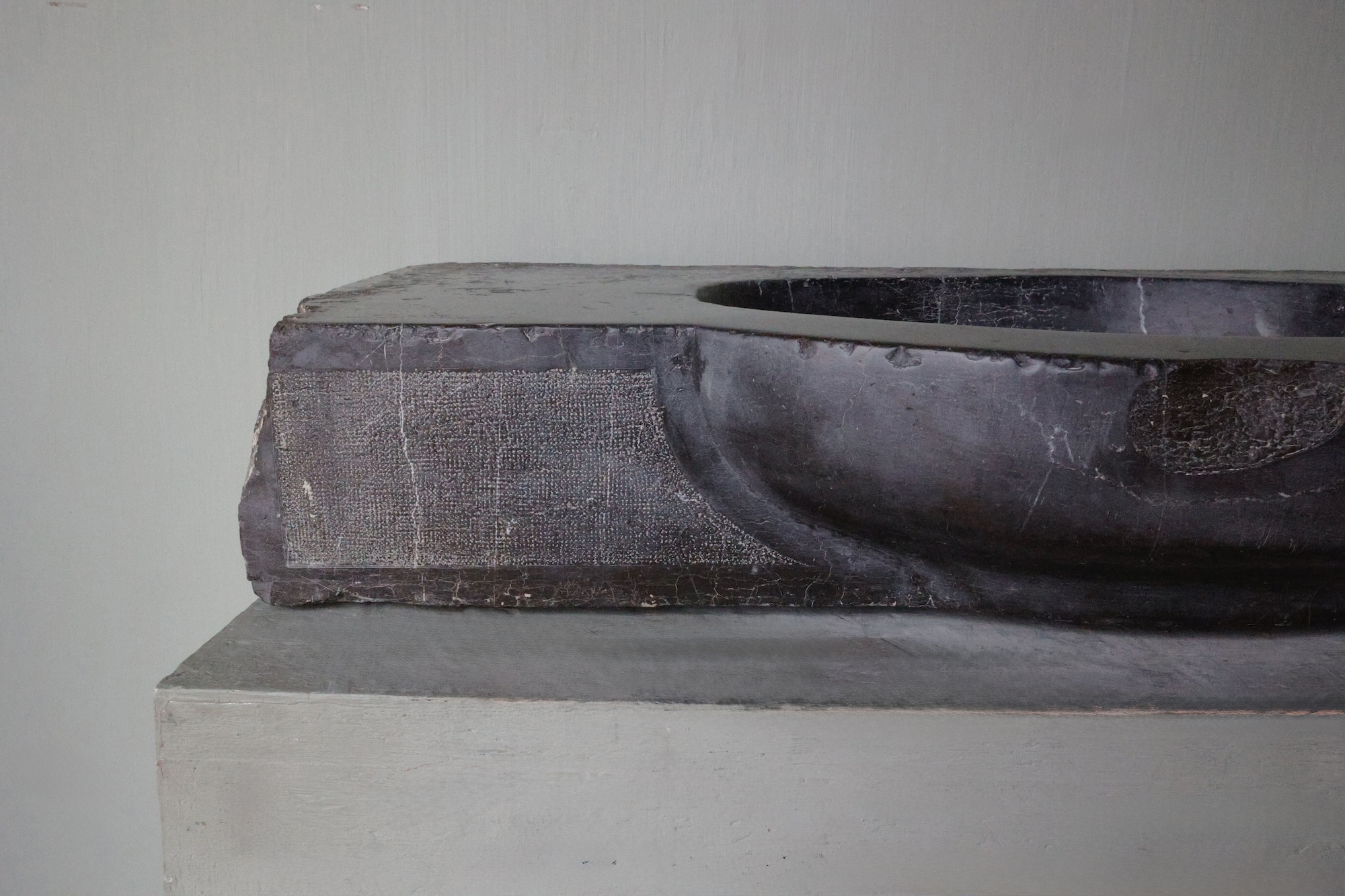 18th c. Evier from a Maison Vigneronne (Vineyard House) from Coursen, a commune in Southern France - image 4