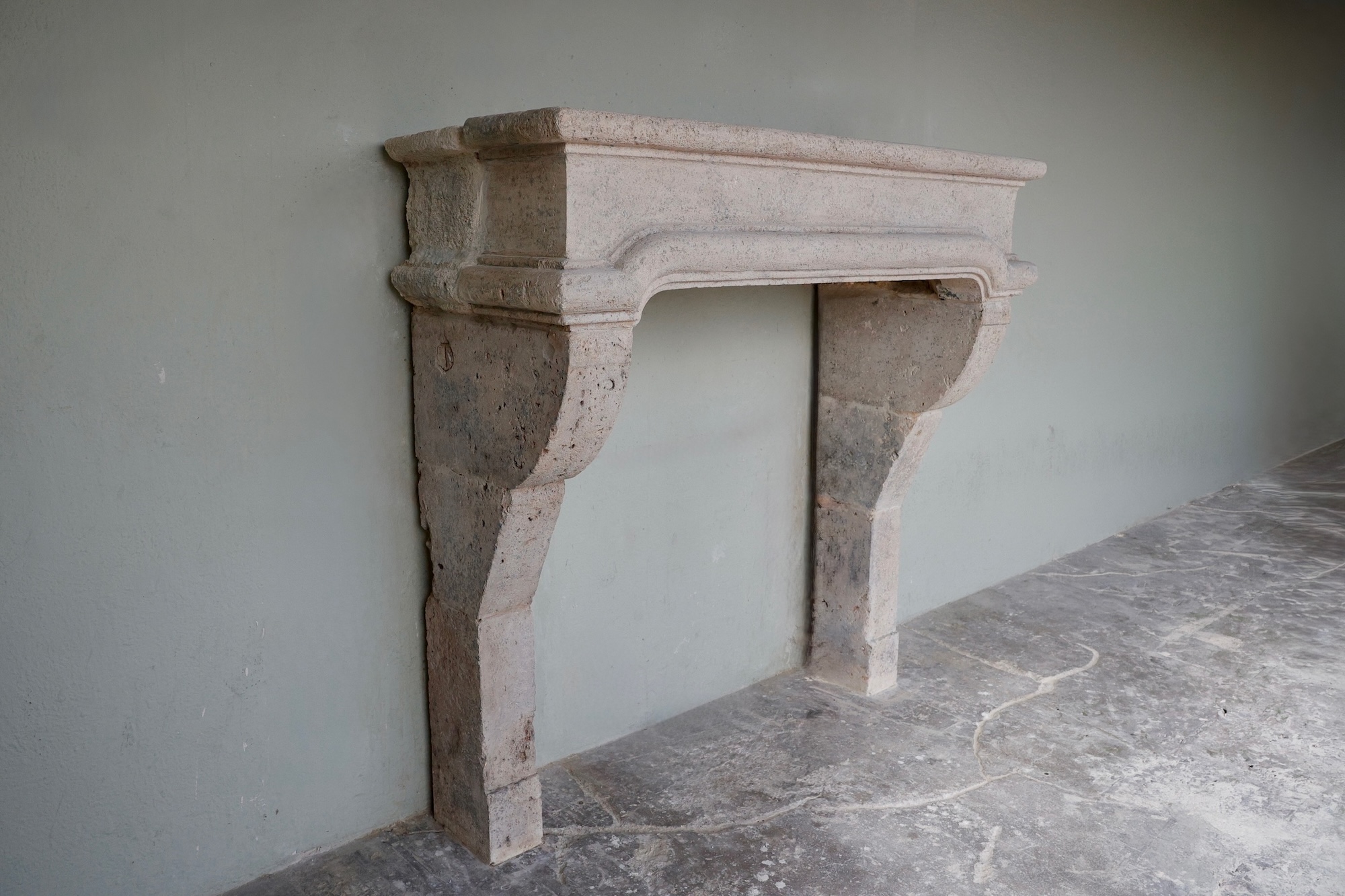 18th c Cheminee from a Maison Particulaire in Rochecorbon, a village in the Touraine region of France - image 2