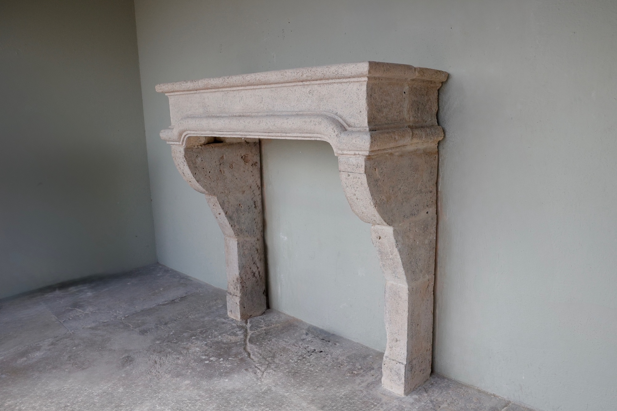 18th c Cheminee from a Maison Particulaire in Rochecorbon, a village in the Touraine region of France - image 3
