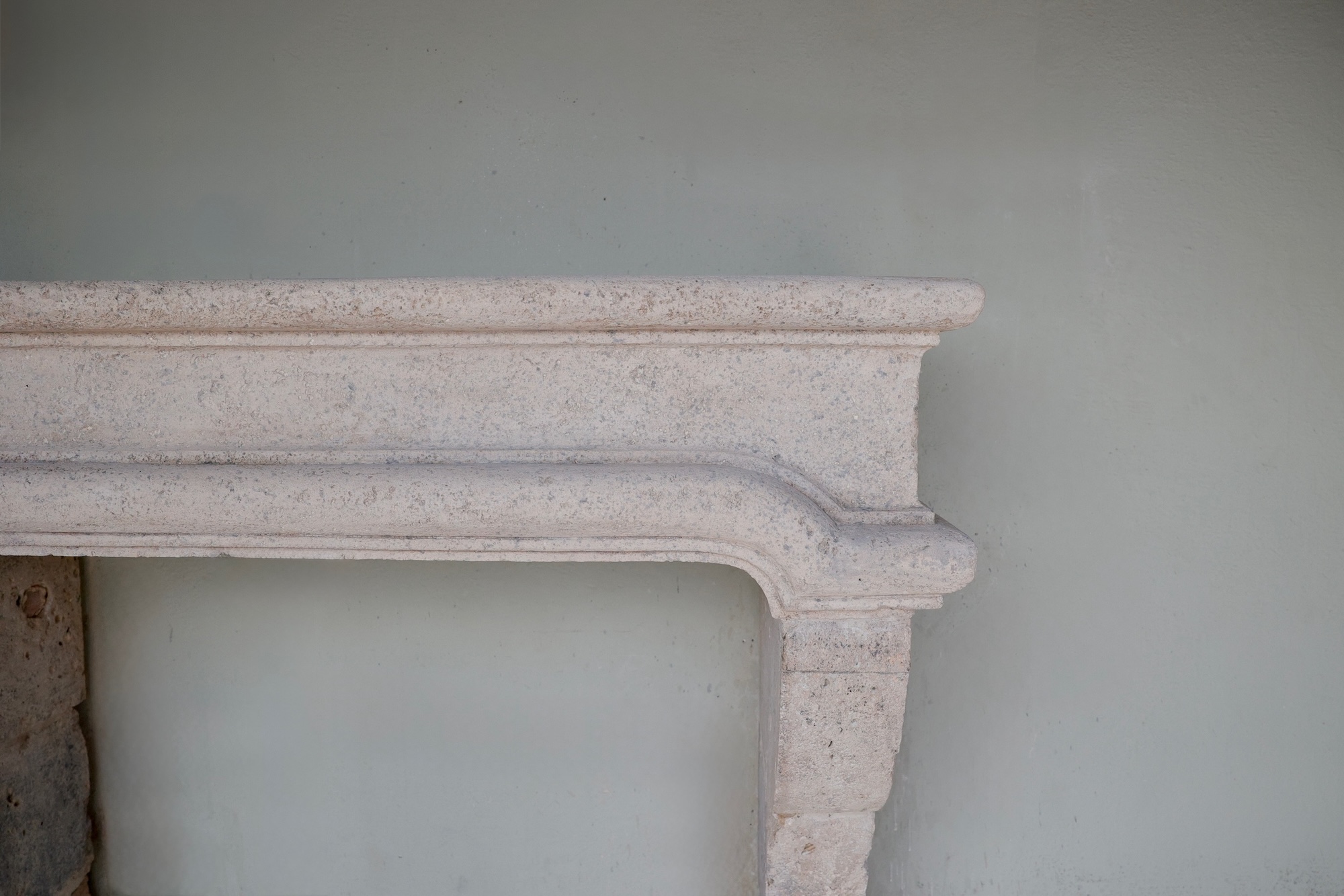 18th c Cheminee from a Maison Particulaire in Rochecorbon, a village in the Touraine region of France - image 6