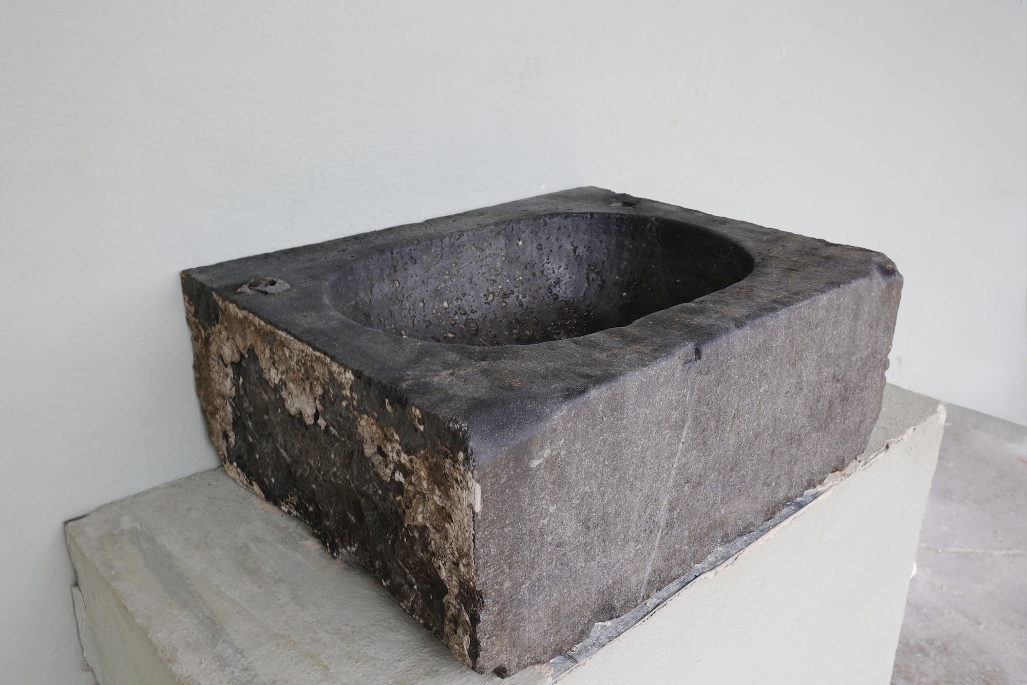 18th c. Evier from a Village House near Antwerp, Belgium - image 3