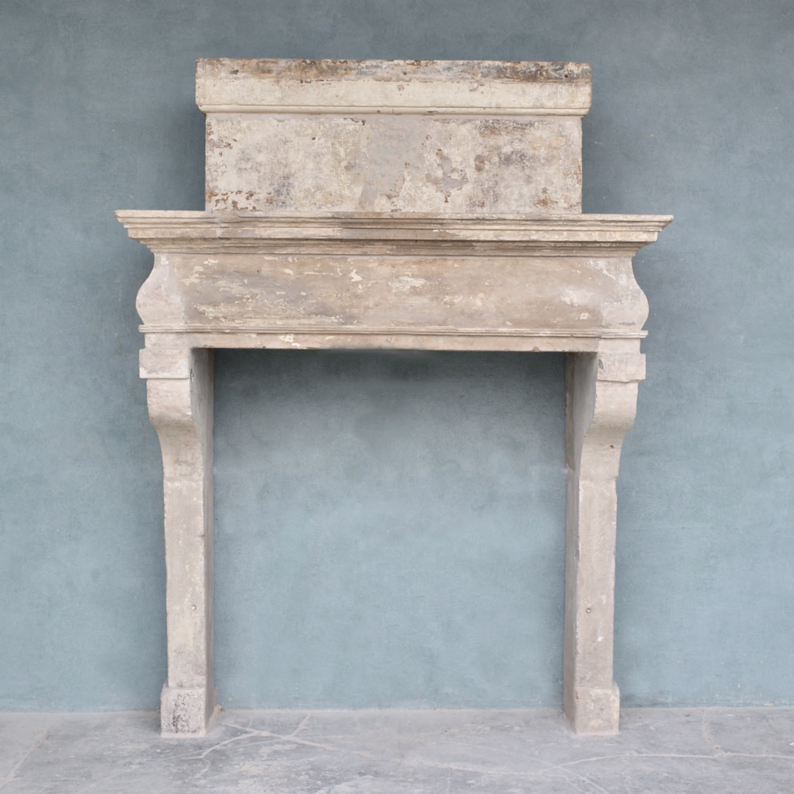 18th c. Cheminée from a Bastide near the Provencal town of Cavaillon, France - image 2