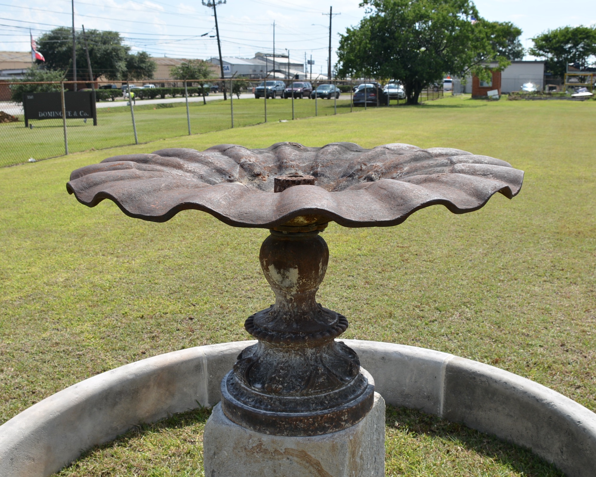 19th c. Center Fountain from the Courtyard of a Maison Particulaire in Avignon, France - image 2
