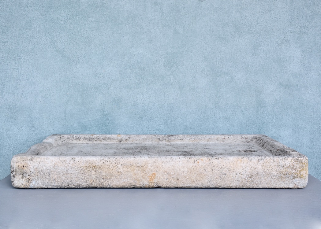 17th c. Stone Evier from a Maison de Ville in Cavaillon, France - image 2