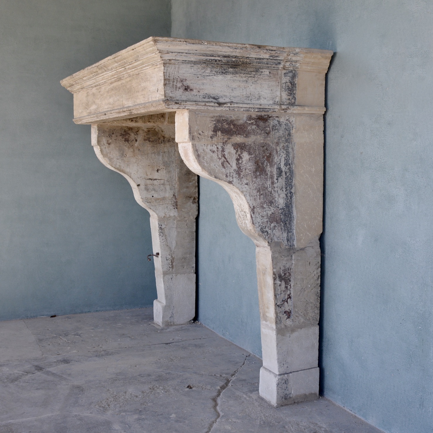 18th c. Cheminée from a Bastide outside of Caraillon, France - image 2