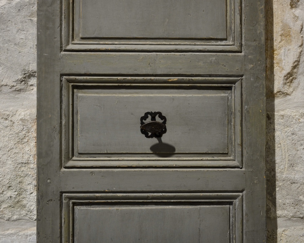 18th c. Door from a Maison de Maitre in Branne, a Village near St-Émilion, France - image 3