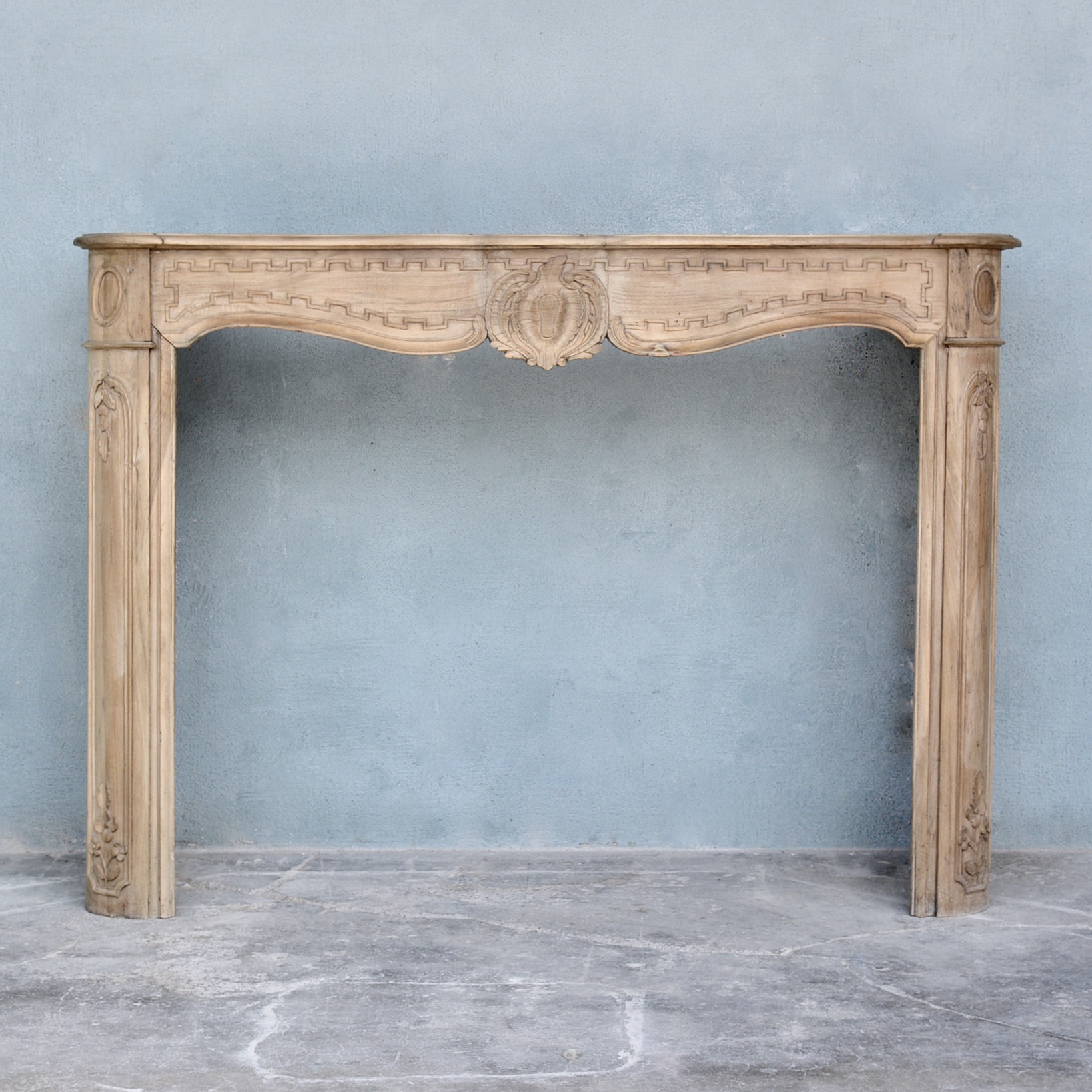 18th c. Wooden Cheminée from a Maison Particulaire in Bordeaux, France
