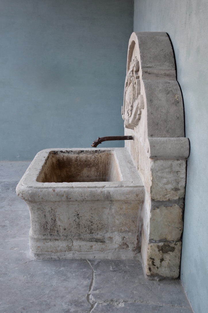 Early 19th c. Limestone Wall Fountain from a Countryside Property near Clermont-Ferrand, France - image 3