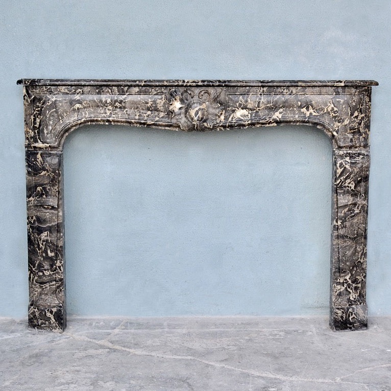 Late 18th c. Marble Cheminée from a Maison de Ville in Brussels, Belgium