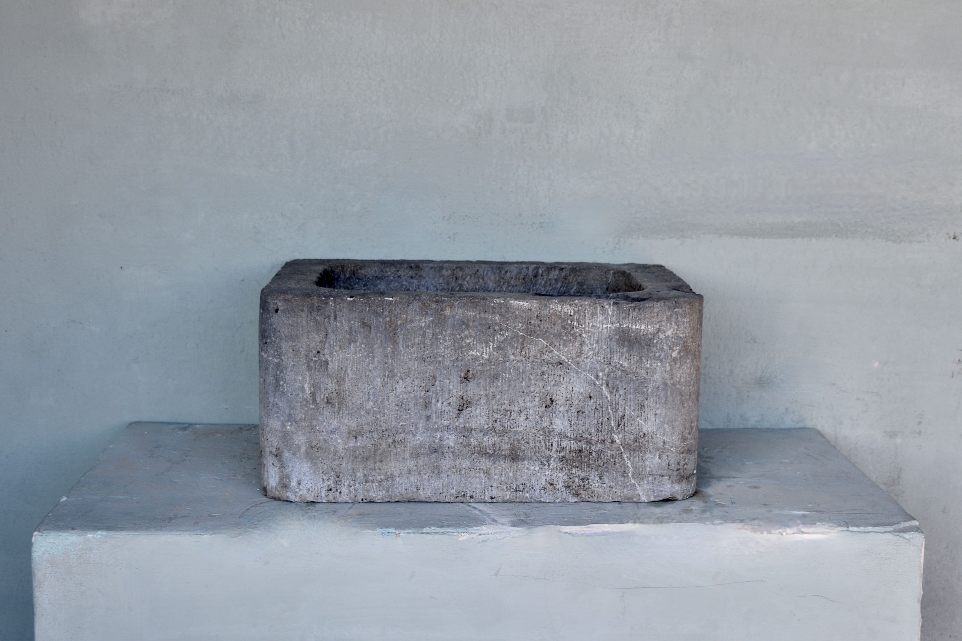 Antique Belgian Blue Stone Evier