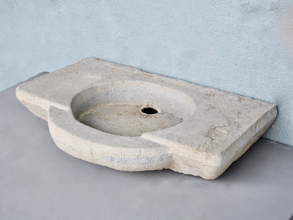 18th c. Evier sink a Maison de Ville in the French village  Sallèles-d'Aude - image 2