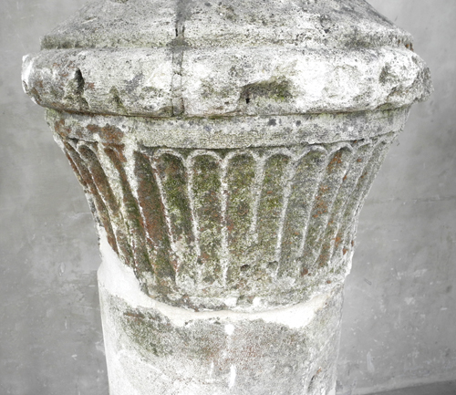 Pair of 18th c. Columns from the Entrance to a property in Soumeras, a Village in the Poitou-Charentes region of France - image 4