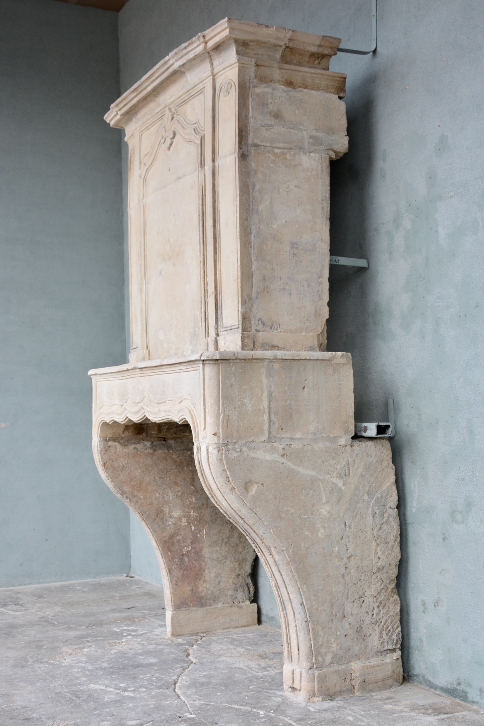 Early 18th c. Cheminée from a Maison de Bourg in Angers, a town in the Anjou region of France - image 2