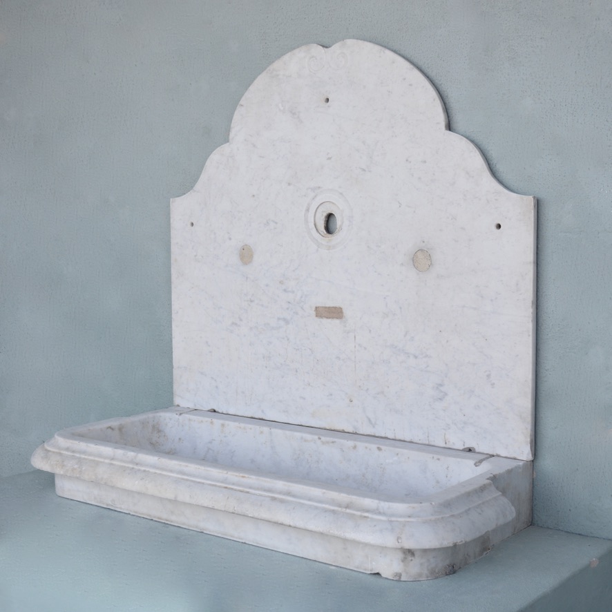 Late 18th c. French Marble Évier & Back from a Maison de Maître in Calais, France - image 2