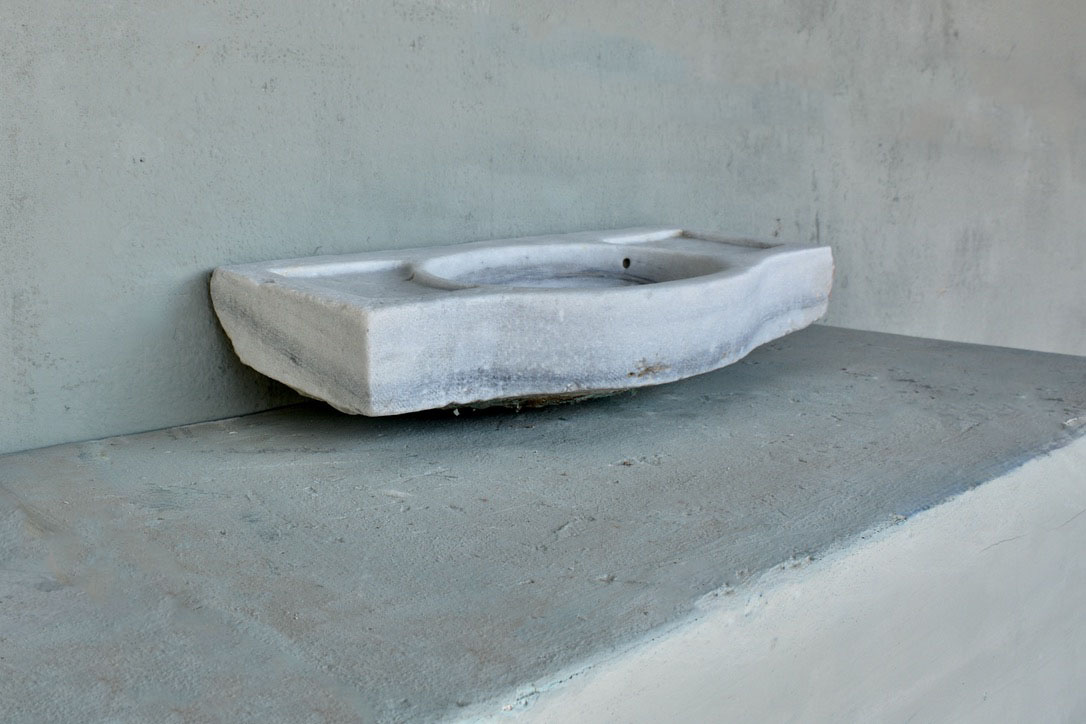 19th c. White Marble Sink