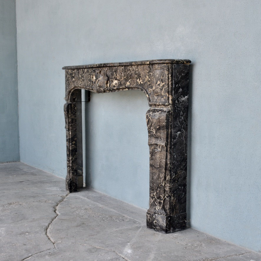 Late 18th c. Marble Cheminée from a Maison de Ville in Brussels, Belgium - image 2