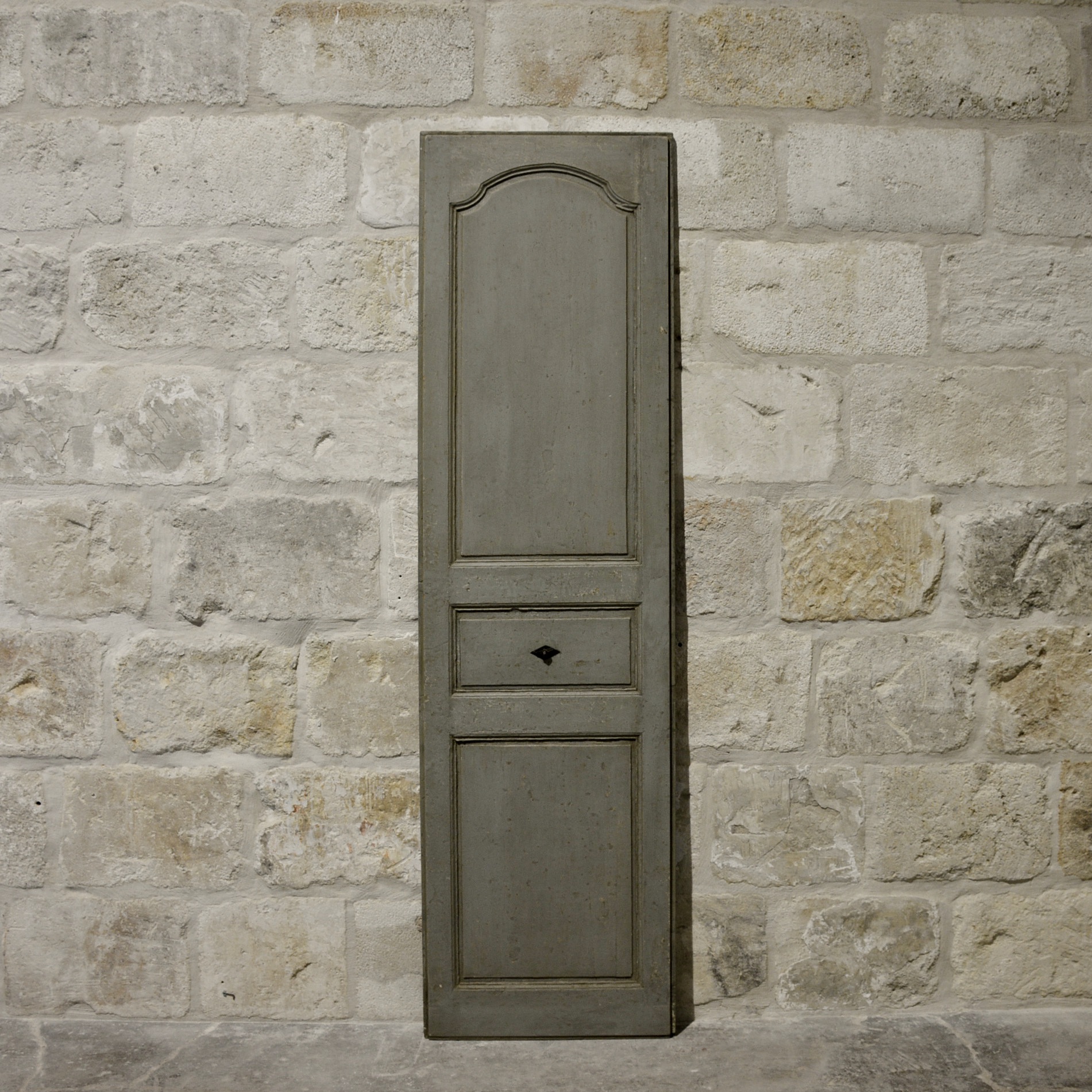 18th c. Door from a Maison de Maitre in Branne, a Village near St-Émilion, France - image 4