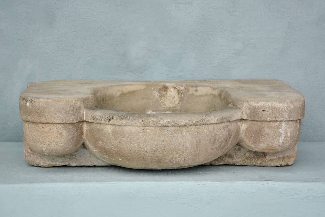 18th c Evier from a Bastide outside of the Provencal village of Bonnieux