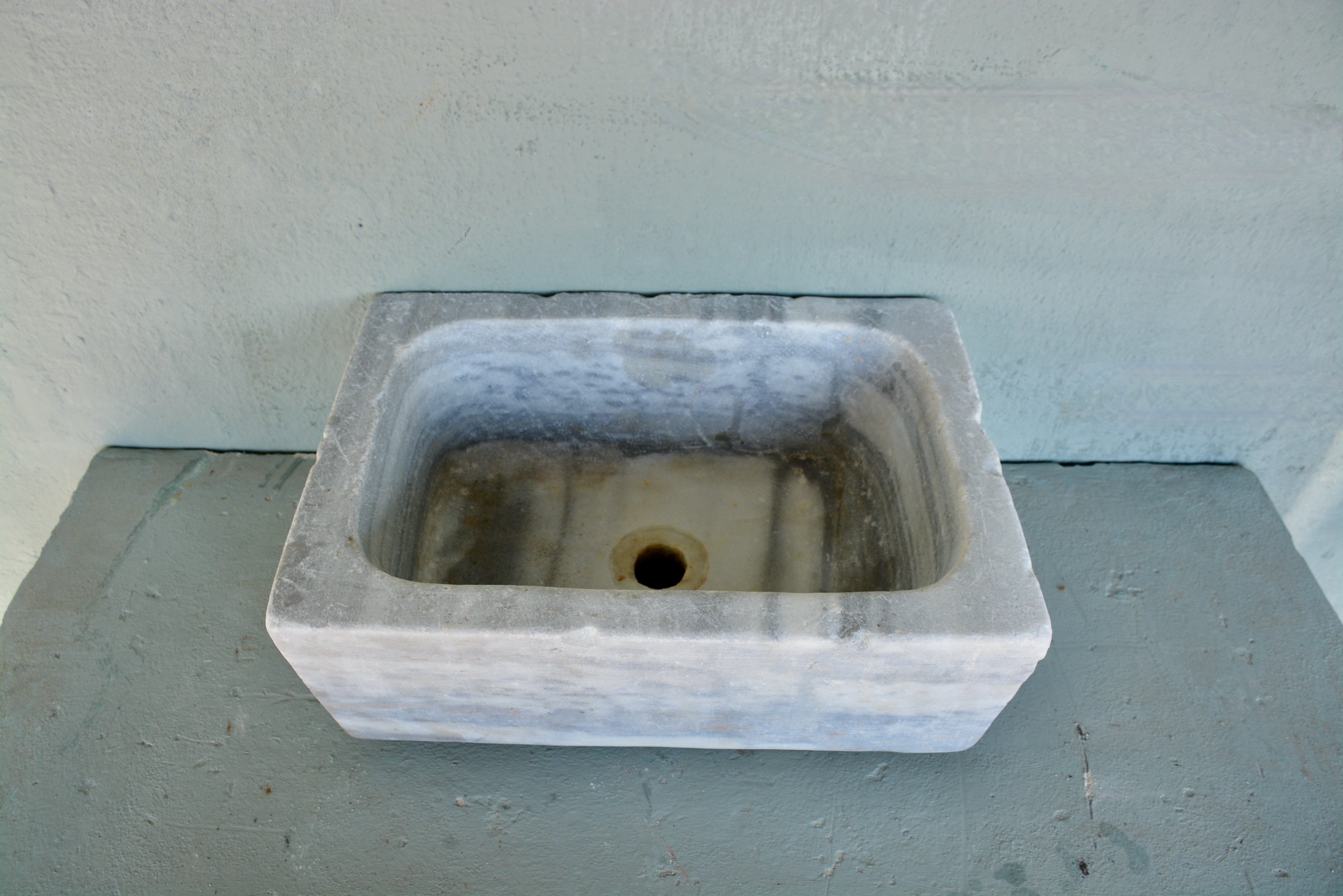 Reclaimed White Marble Sink - image 3