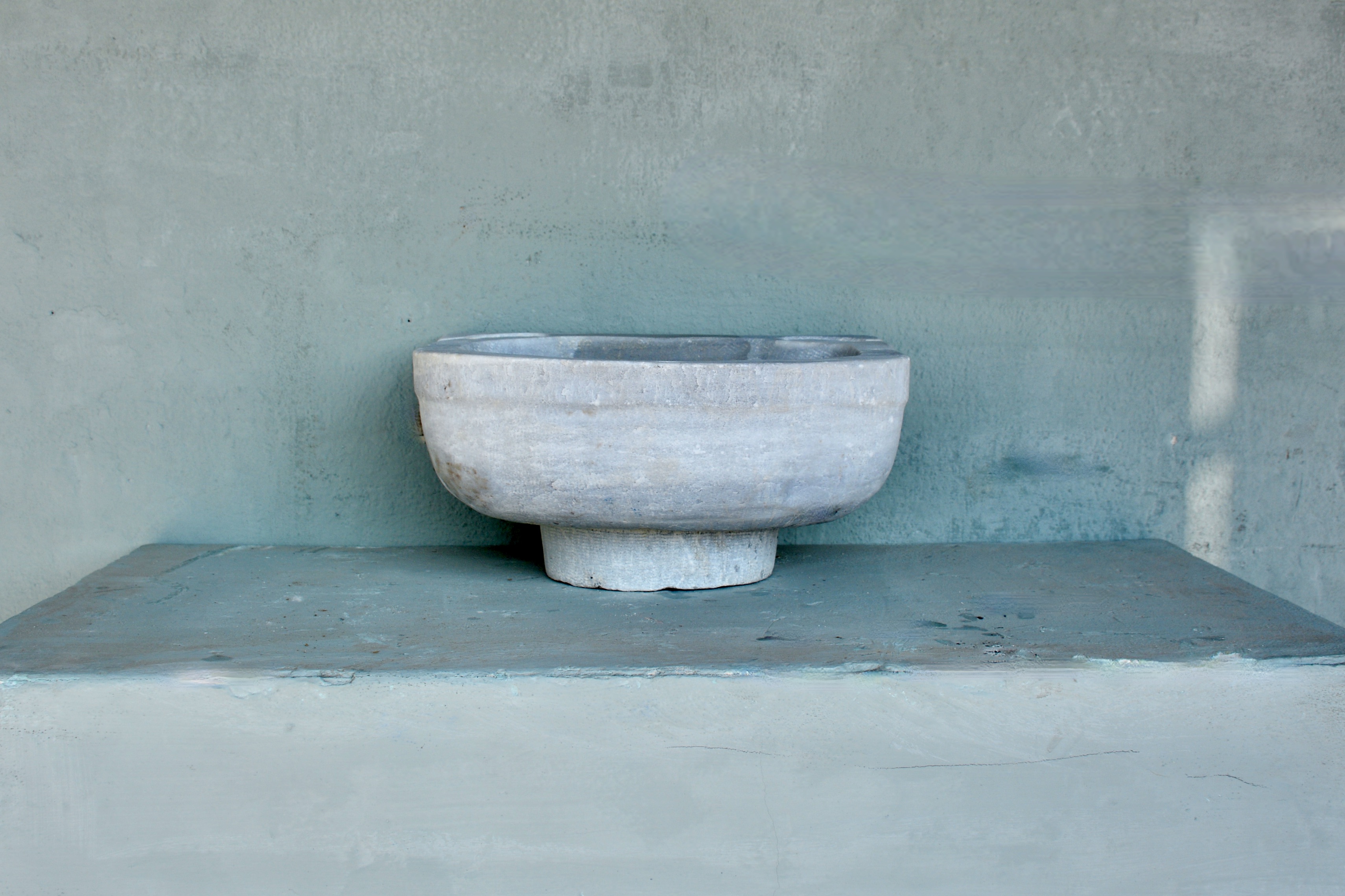 Reclaimed White Marble Sink - image 4