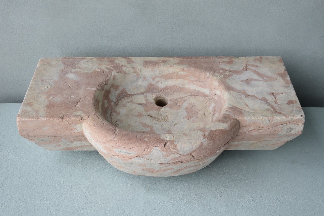 18th c. Marble Evier from the Chateau de Montfort in Narbonne, France - image 2