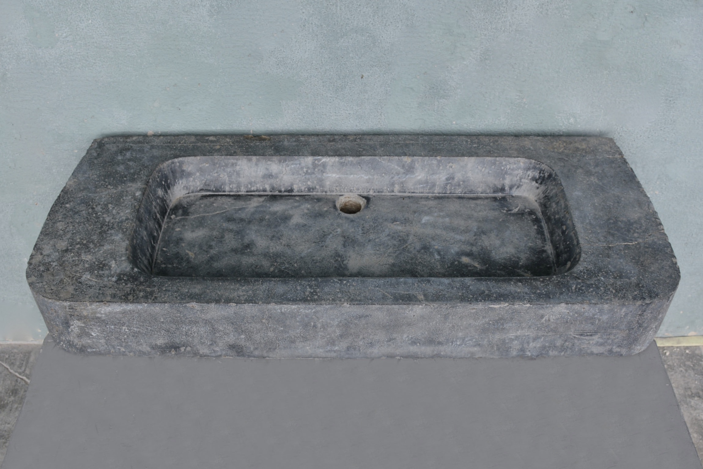 18th c. Petit Granit Sink - image 4
