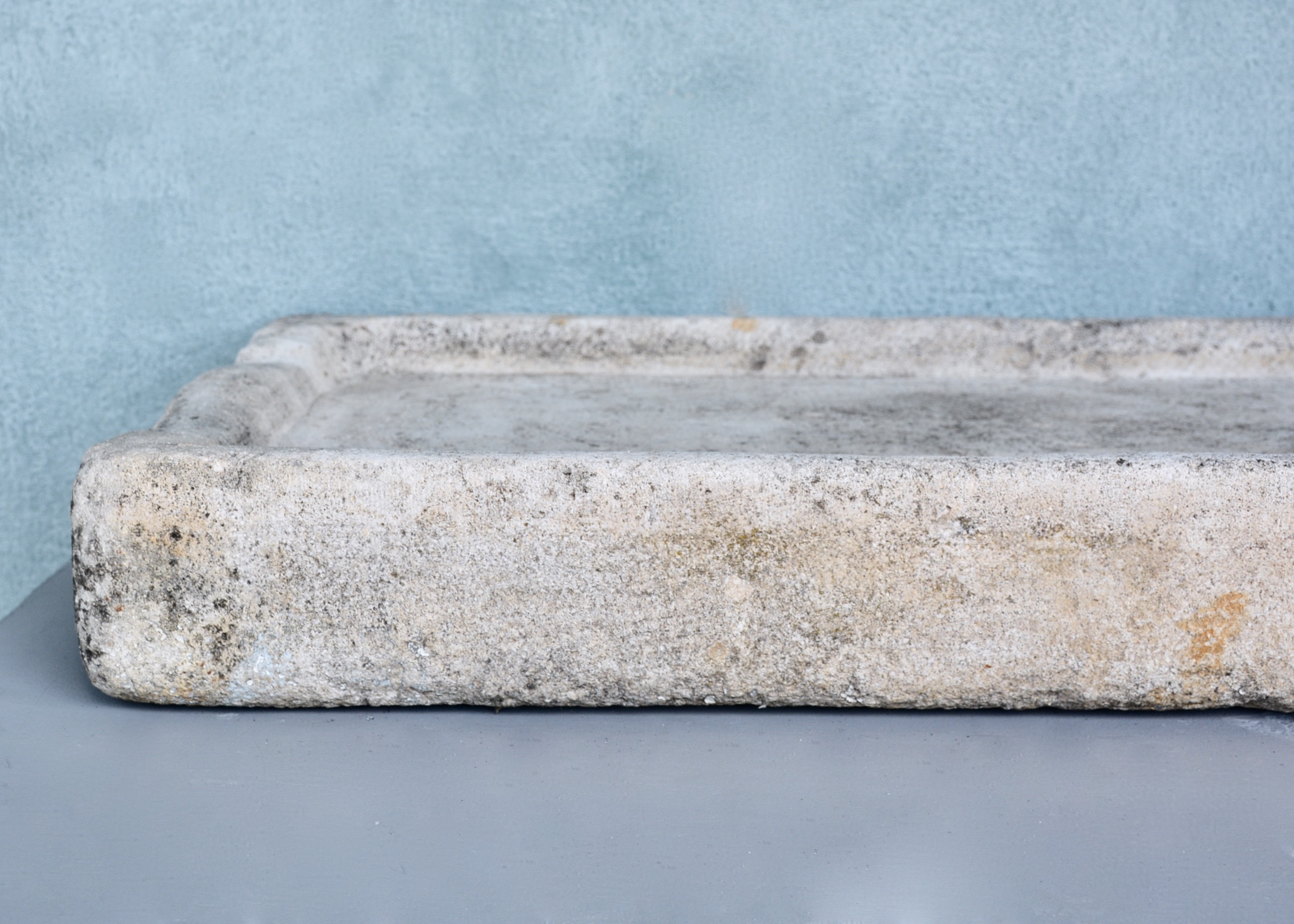 17th c. Stone Evier from a Maison de Ville in Cavaillon, France - image 3