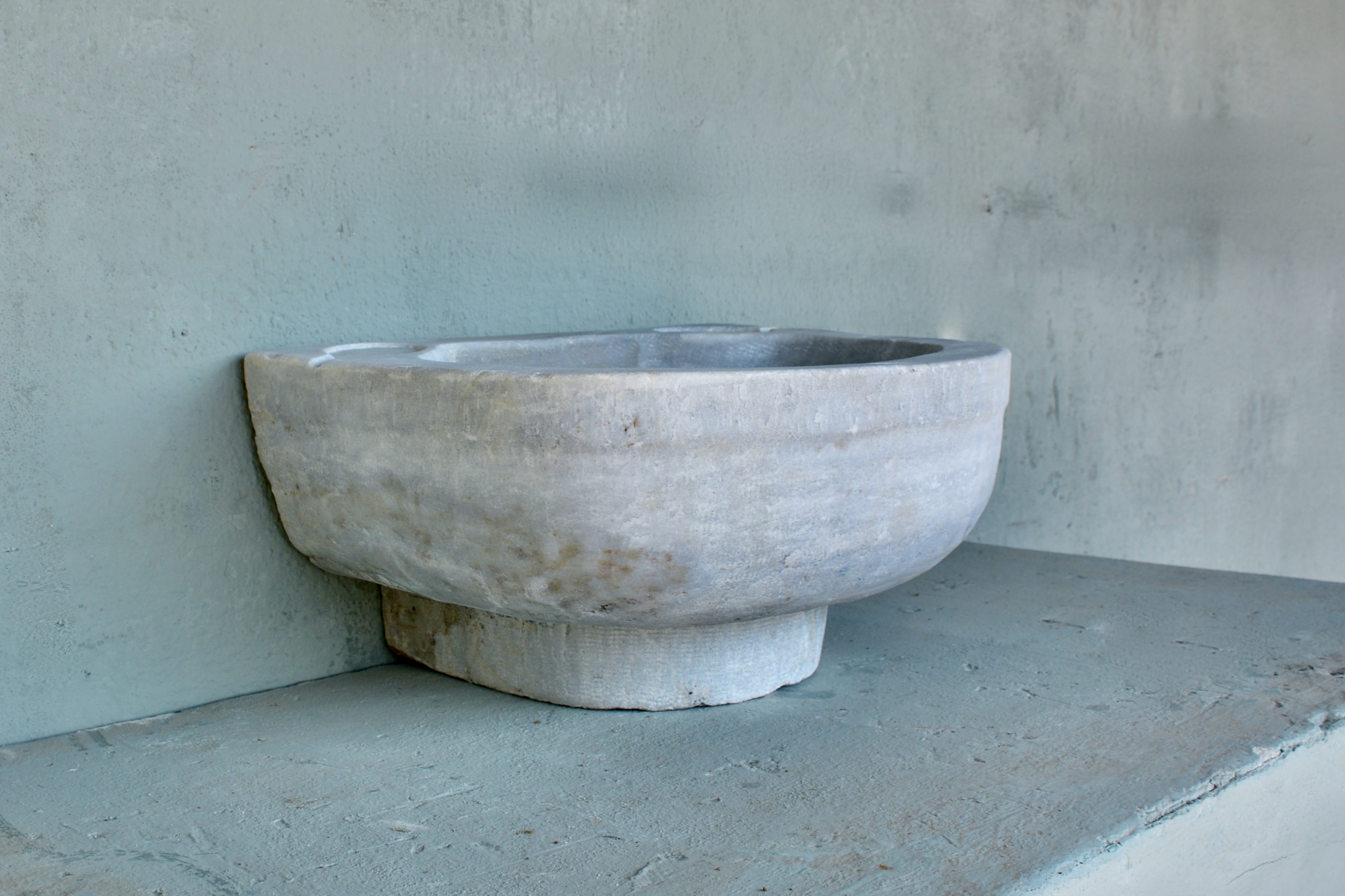 Reclaimed White Marble Sink - image 2