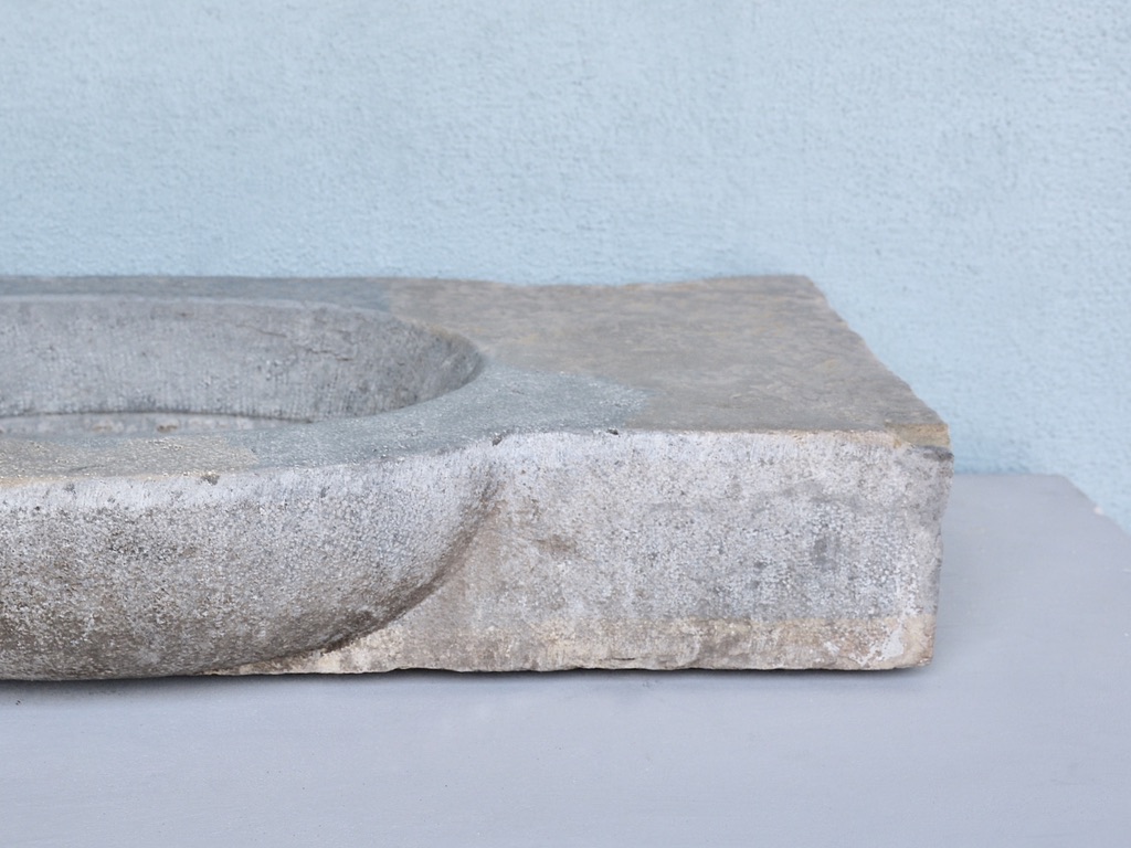 18th c. Evier from a Maison de Ville in Ouveillan - image 4